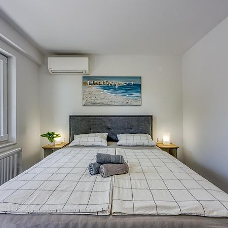 Adites Hotell Dramalj Eksteriør bilde