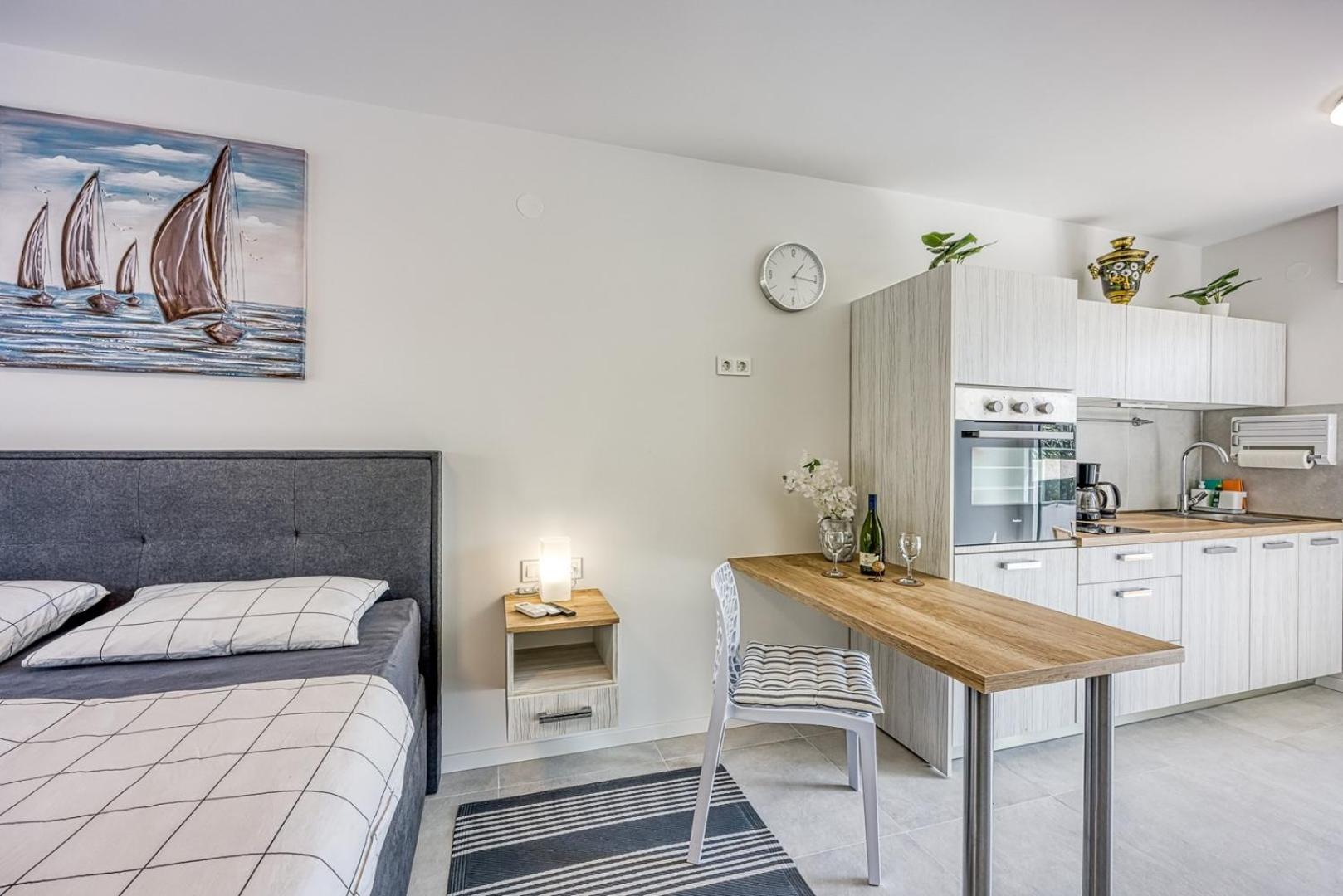 Adites Hotell Dramalj Eksteriør bilde